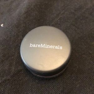 bareMinerals travel-size blush in lovely
